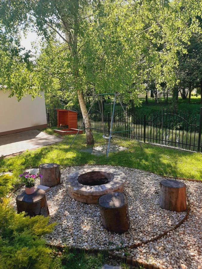 Aqua Apartman Gyula Exterior foto
