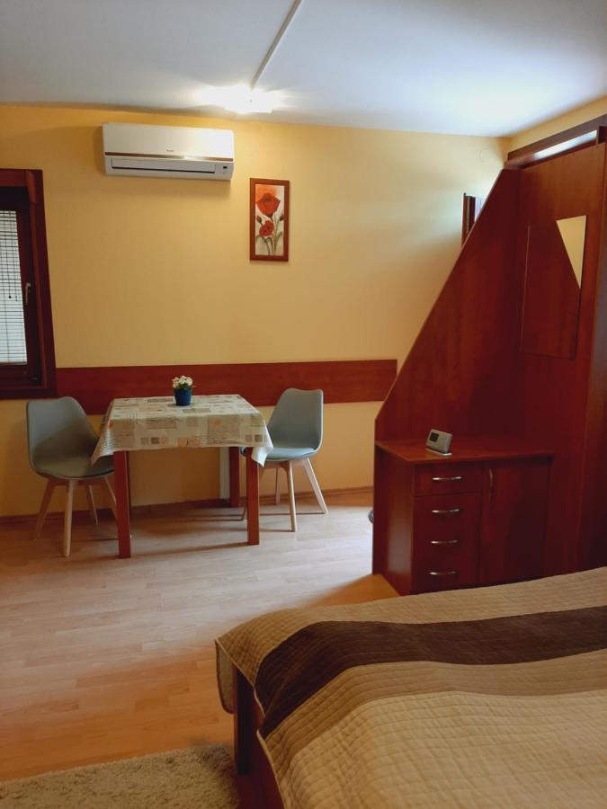 Aqua Apartman Gyula Exterior foto