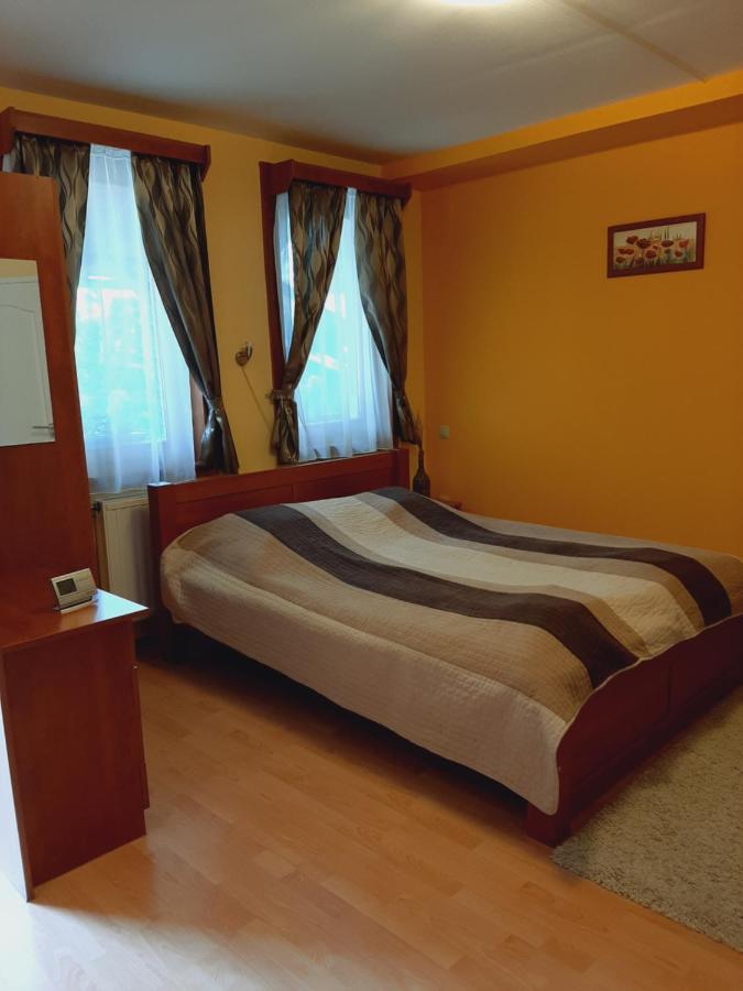 Aqua Apartman Gyula Exterior foto